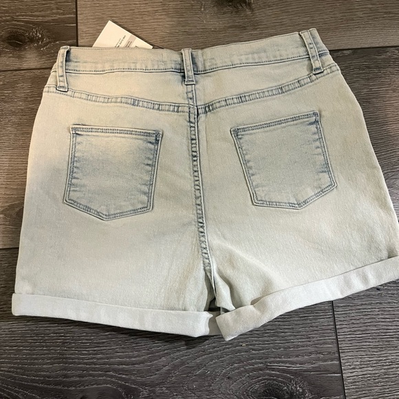 Short jeans - Picture 3 of 3